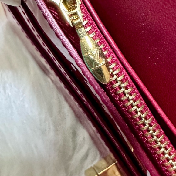 Authentic Louis Vuitton Red Vernis 2 Fold Wallet - Picture 5 of 6